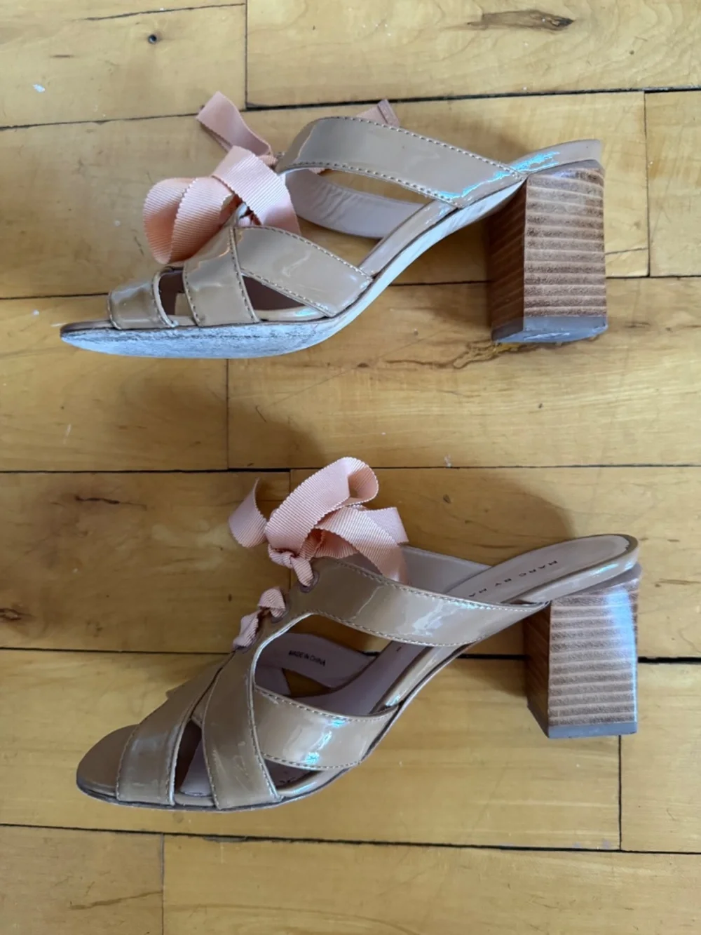 Marc by Marc Jacobs Nude Patent Ribbon Mules sz 36